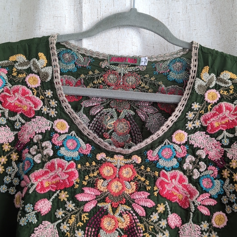 Johnny Was Bellefleur Embroidered Blouse Green Size Small - Picture 8 of 9
